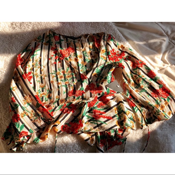 NWT ZARA Blouse Cache Coeur Floral Wrap 🌺 - Picture 9 of 10